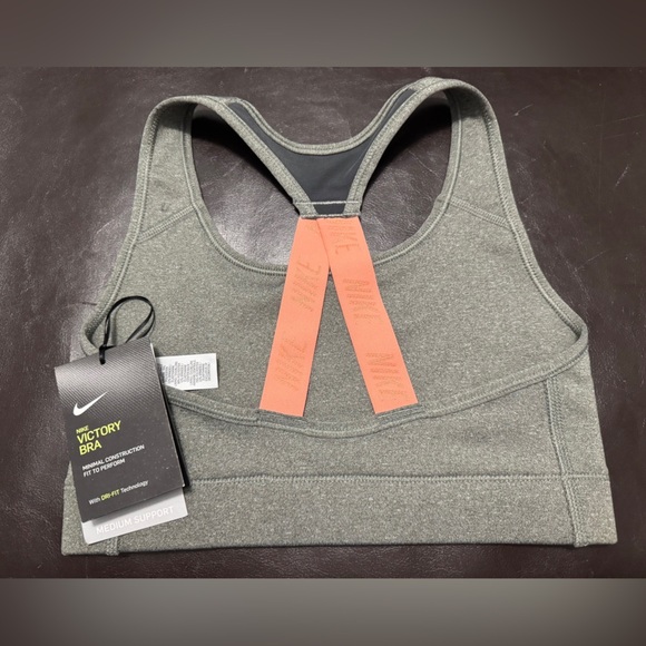Nike Victory Bra - Picture 3 of 5